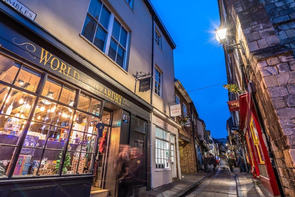 Luxury Apartment Opposite The Shambles York Exterior photo